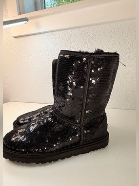 UGG Australia Black Sequin Sparkle Short Boots Womens Size 6